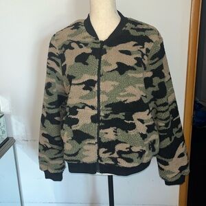 Rock Republic Camo Fleece Fuzzy Bomber Jacket XL Unisex